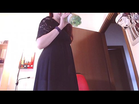 ❤️ Isang sunud-sunod na alipin na mahilig sa marumi at masarap na panty ang napilitang magsalsal matapos mapanood ang video na ito! ❤❌ Porno sa amin ❤