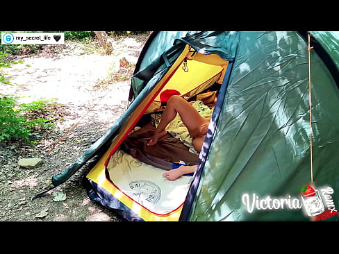 ❤️ Nakuha sa camera Madamdaming haltak off Stranger in a tent ❤❌ Porno sa amin ❤