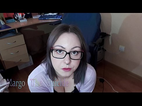 ❤️ Ang Sexy na Babae na may Salamin ay Sumipsip ng Dildo sa Camera ❤❌ Porno sa amin ❤